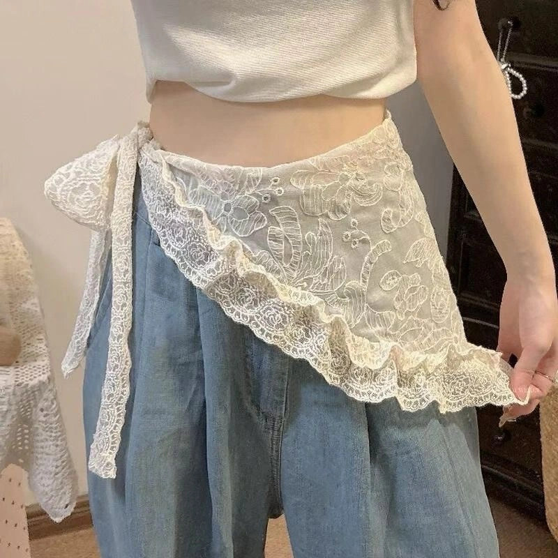 Fashionable clothing and accessories go well with other clothes and accessories detail image 3