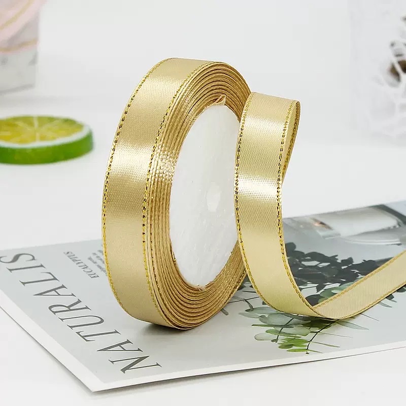 Gold-rimmed ribbon detail image 4