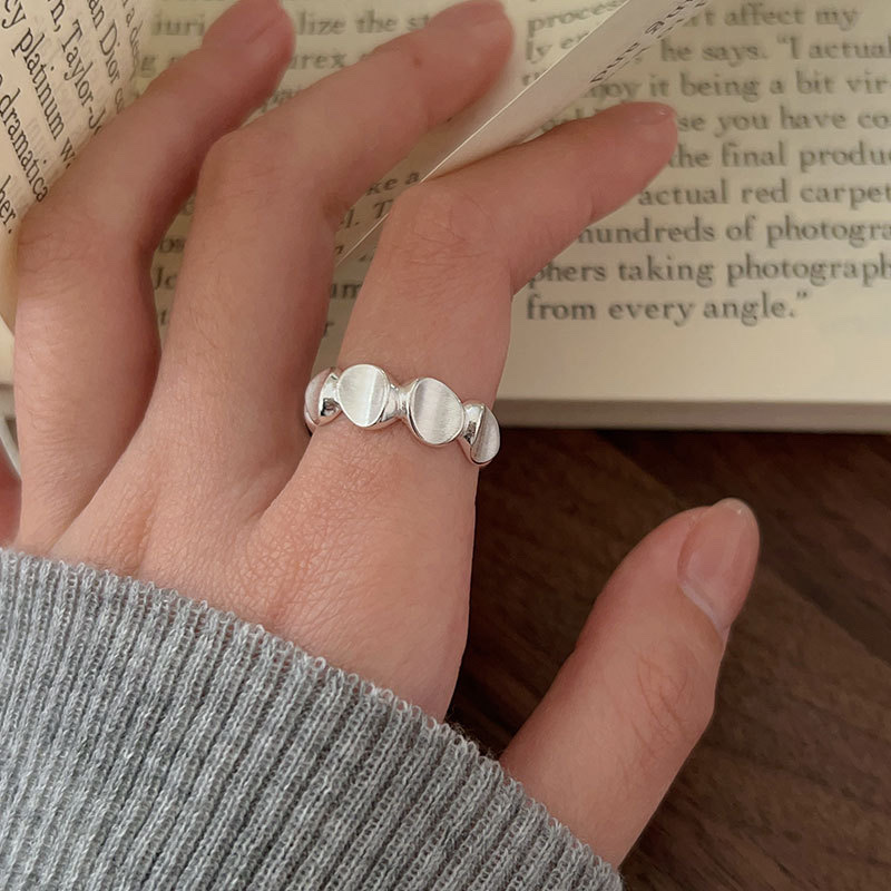 Korean S925 sterling silver oval brushed ring, a cold and elegant forest-themed light luxury concave open ring jewelry