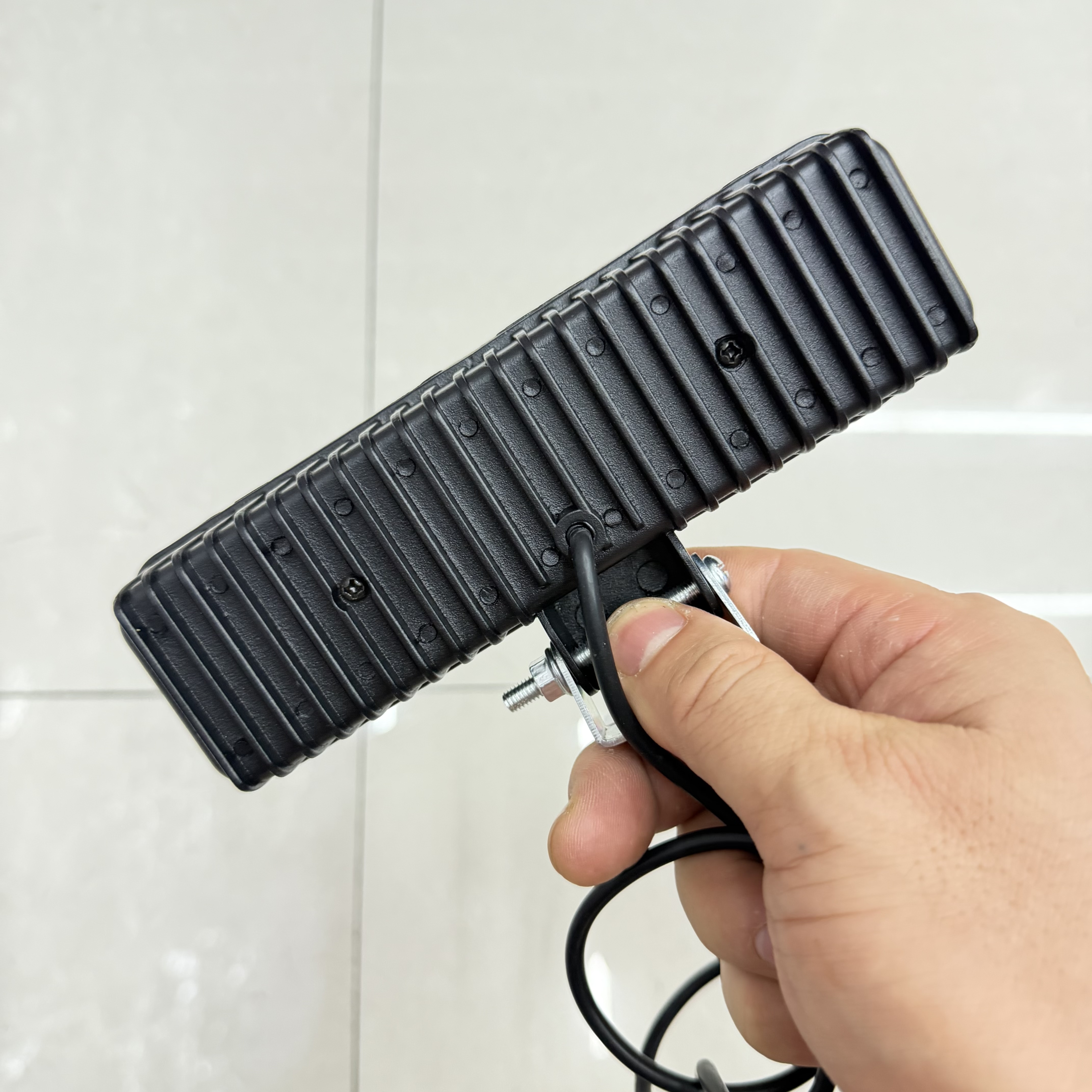The electric motorcycle lights have been changed to external ultra-bright 12V / 60V three-wheeled electric vehicle high-intensity LED headlights and rogue spotlights details Picture