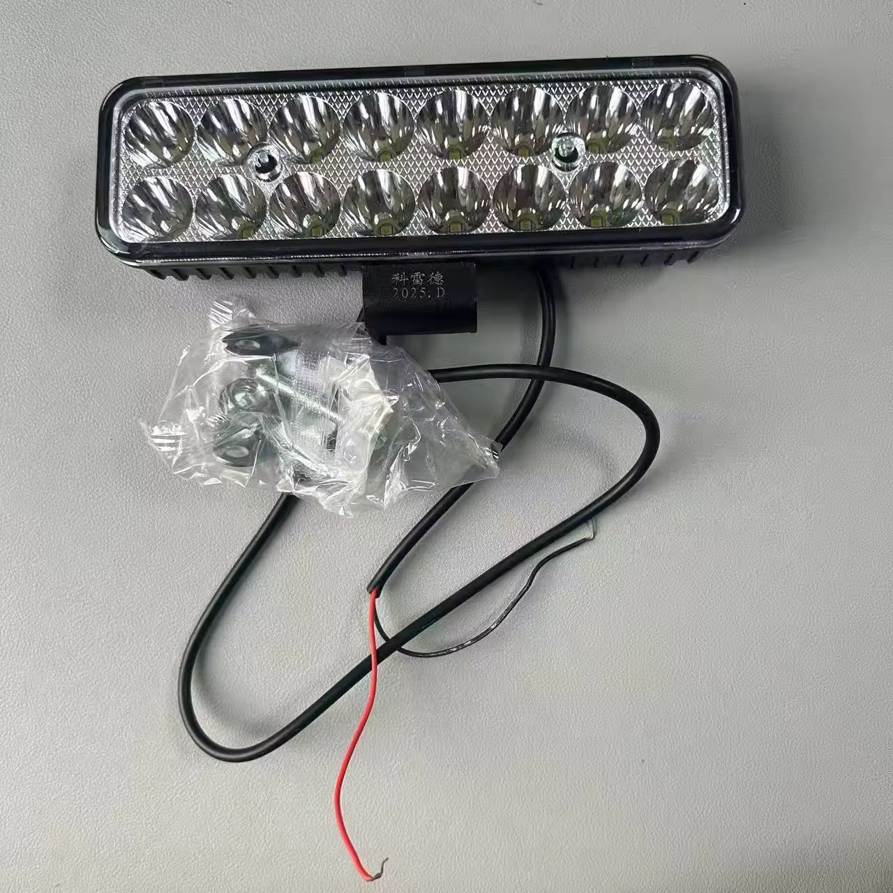 The electric motorcycle lights have been changed to external ultra-bright 12V / 60V three-wheeled electric vehicle high-intensity LED headlights and rogue spotlights Application Scenario