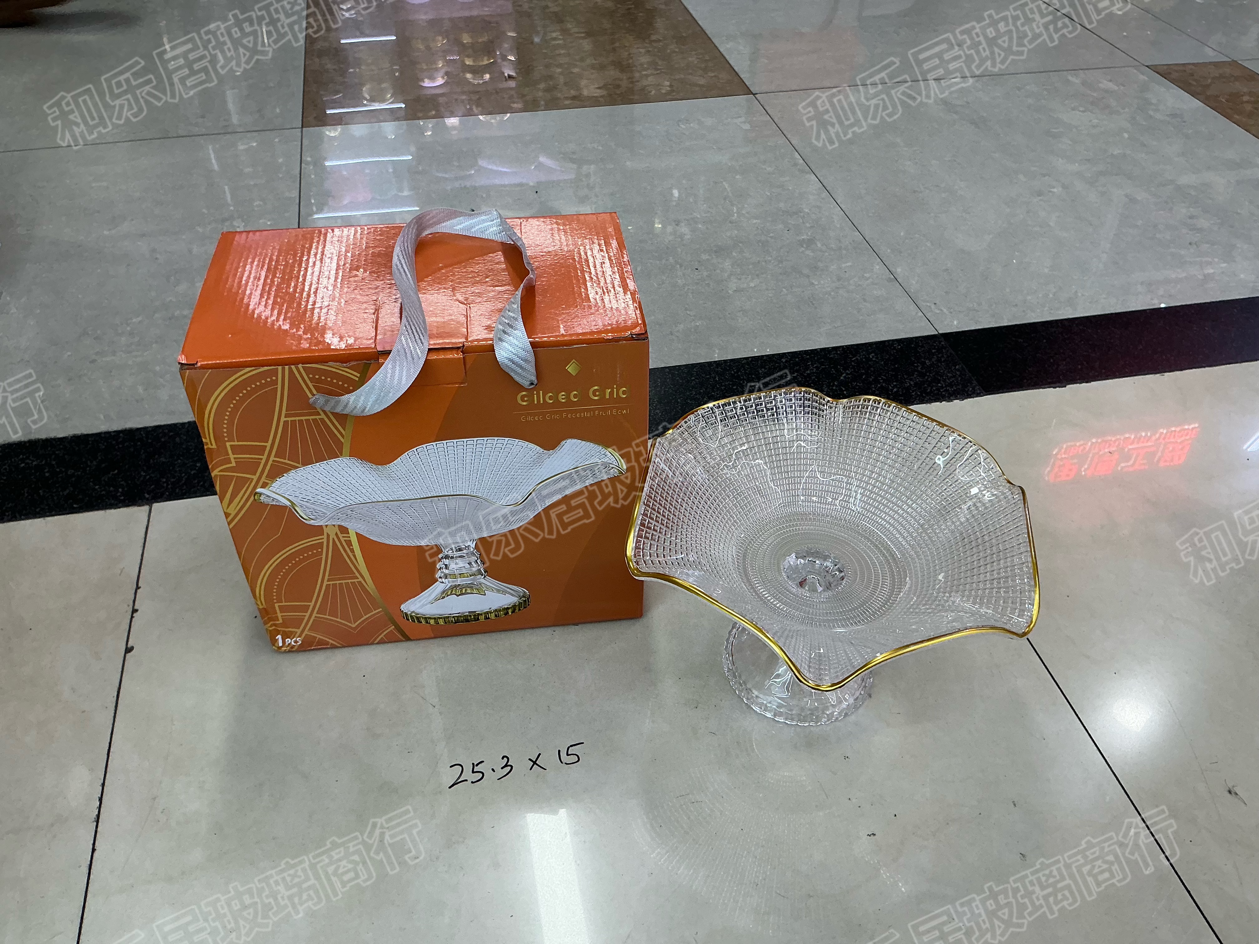 Multi-specification glass fruit platters with gold edges Application Scenario