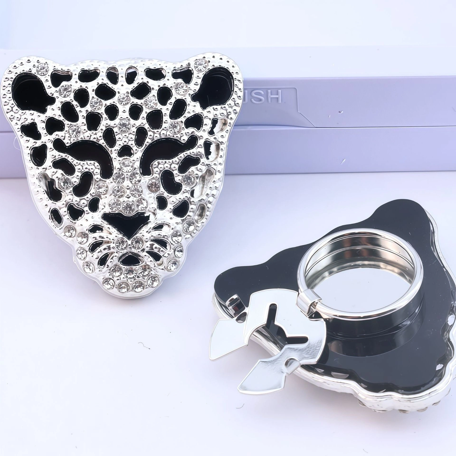 button: Leopard head rhinestone shirt cufflinks, button cover, flower collar button, diamond decorative button cover, turtle mouth, cufflinks detail image 3