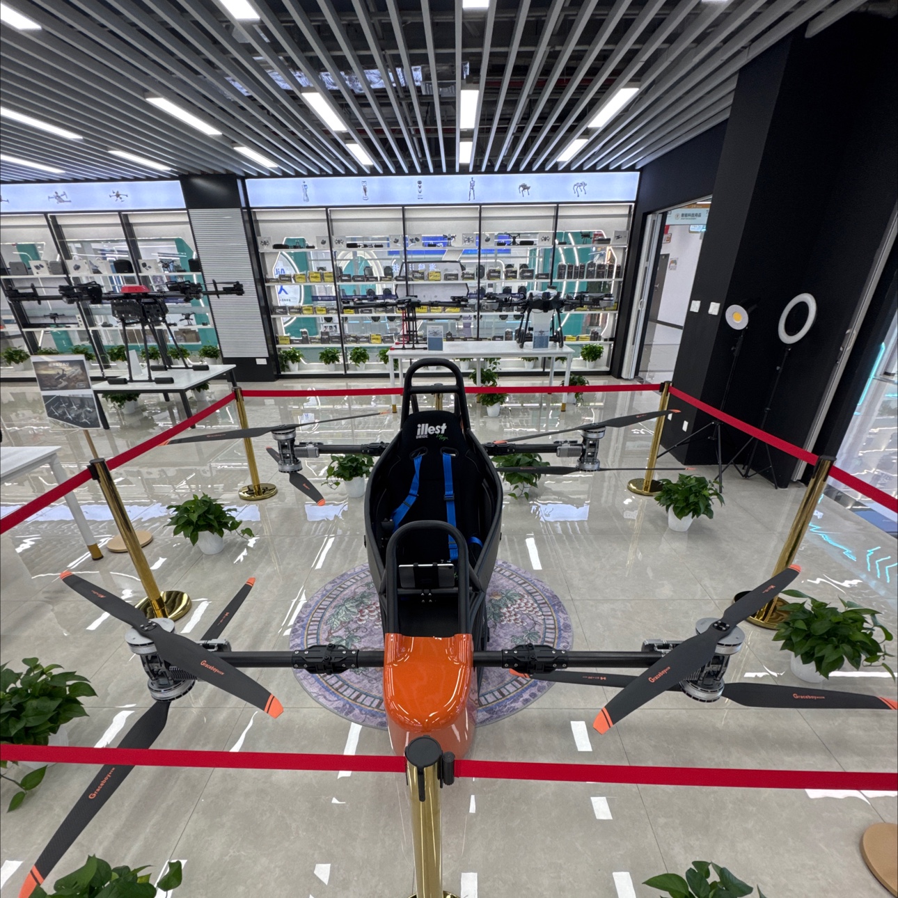 DL180单人轻量化短途碳纤维航空铝材载人飞行器
