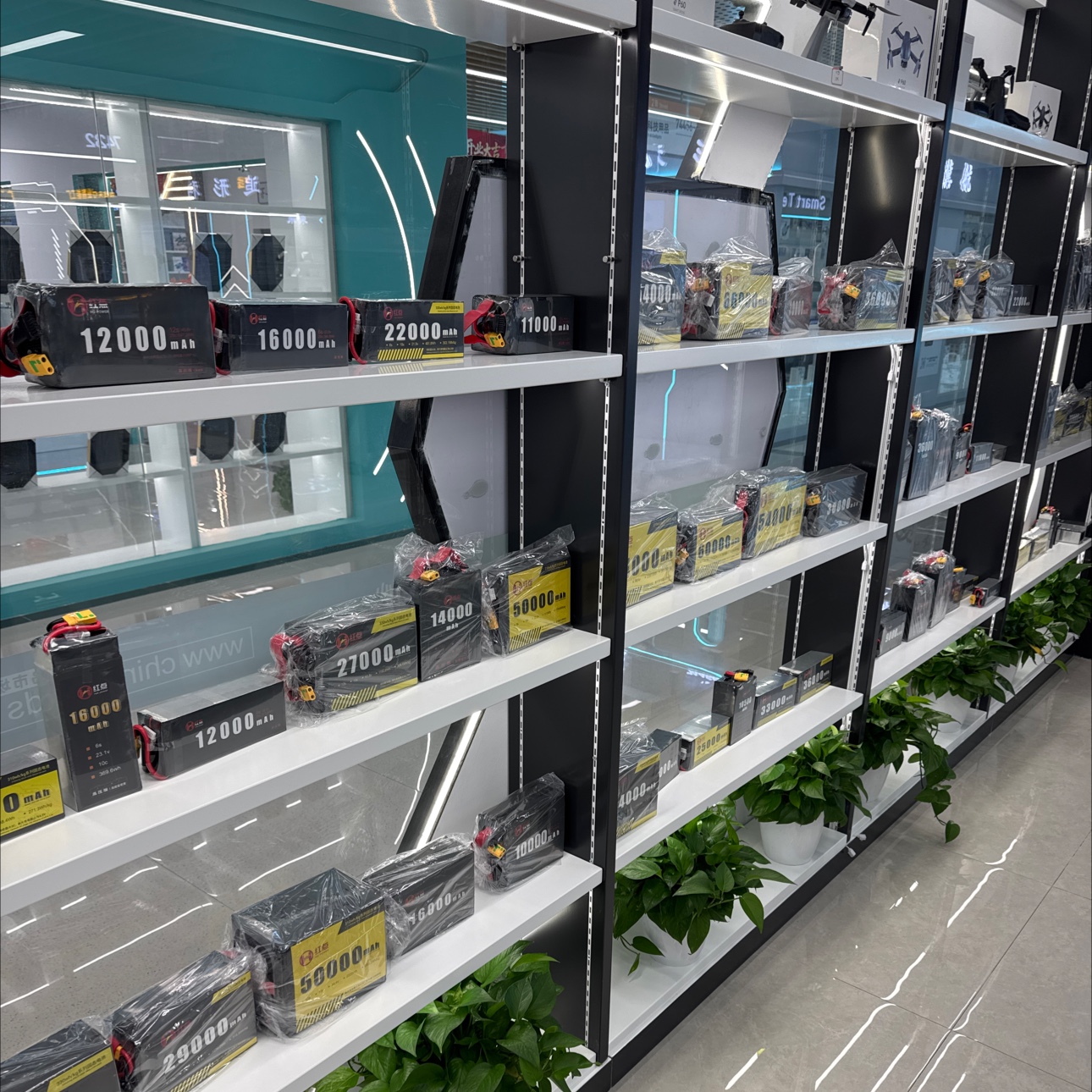 310Wh/KG solid-state batteries can be air-freighted. Full capacity battery accessories are available for negotiation. Please contact us for specifications and requirements detail image 2