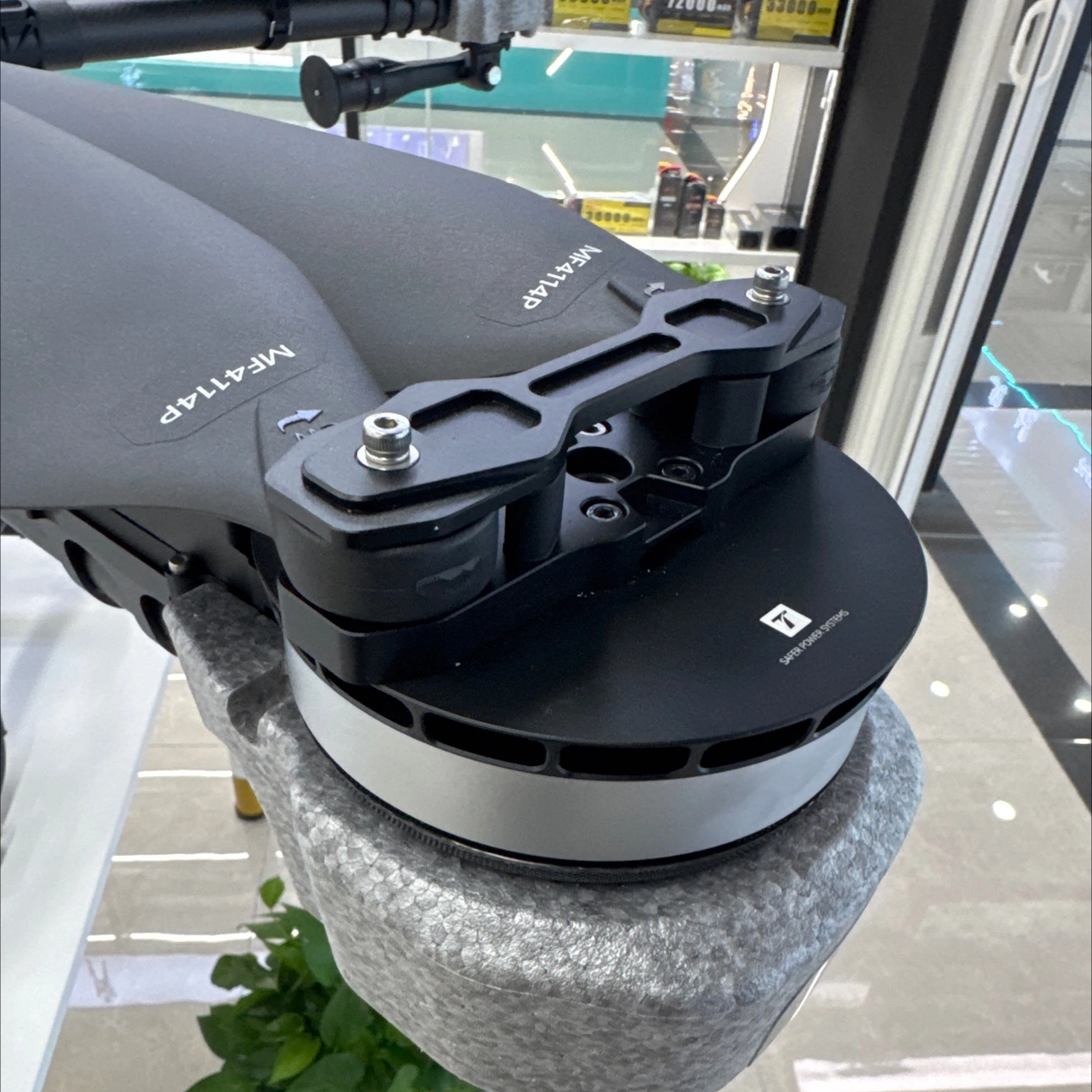 Agricultural water spraying and pesticide application drone, long-range agricultural drone, 12L heavy-duty drone, Seagull flight detail image 5