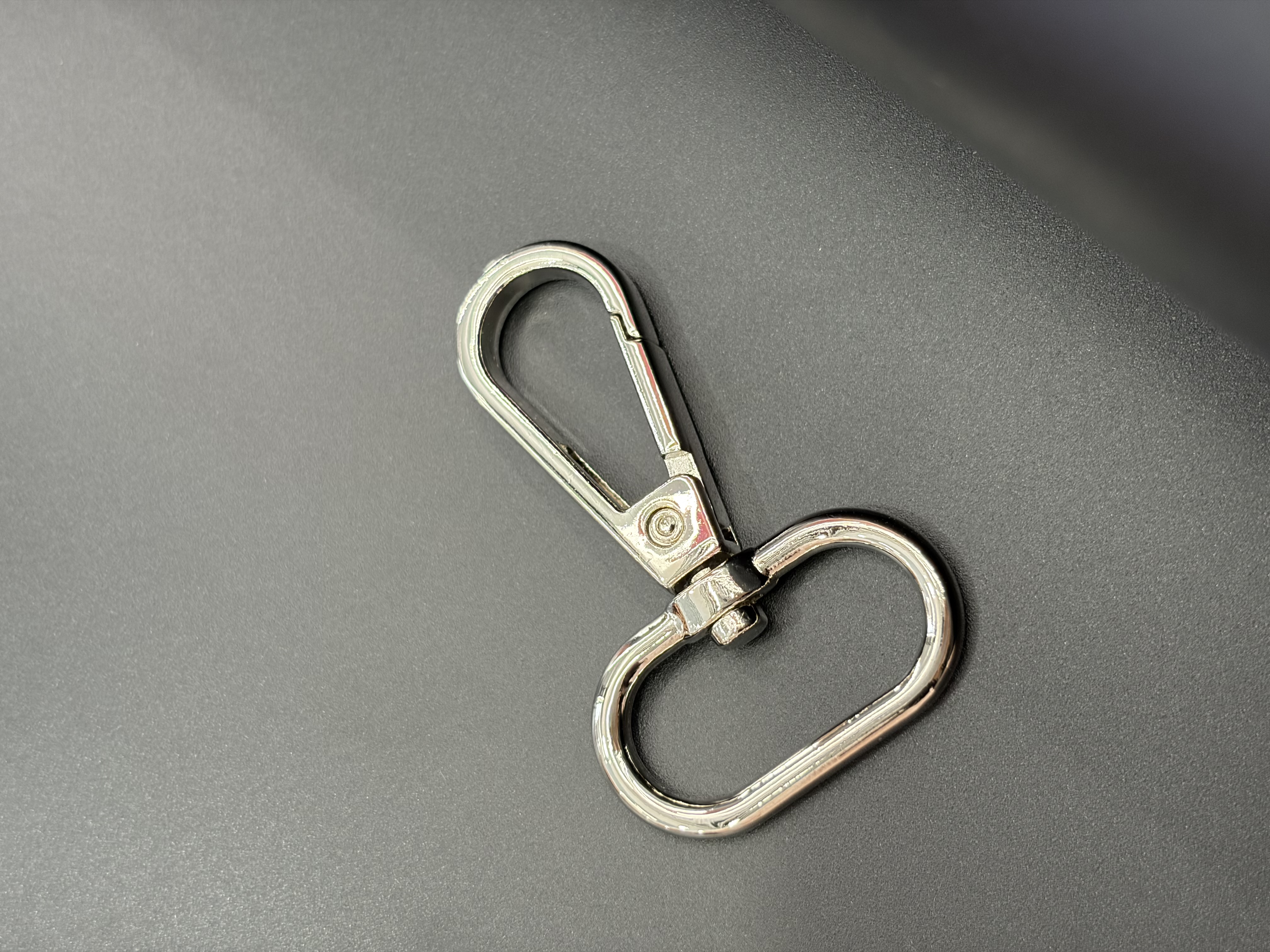 High-quality metal plate buckles and dog buckles High-quality metal plate buckles and dog buckles