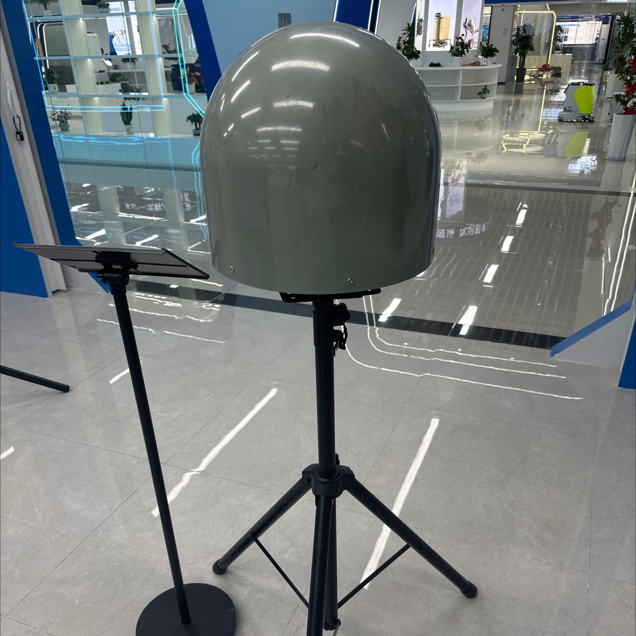 GPS system communication products: Outdoor vehicle-mounted high-precision positioning and navigation equipment details Picture