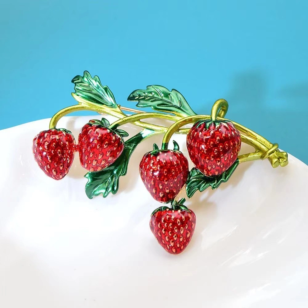 Fashionable oil painting, enamel fruit pins, cute strawberry brooches, cross-border fresh and simple accessories, and coats can be exquisite detail image 3