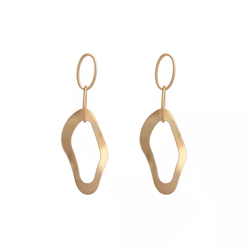 Irregular geometric personalized earrings, long matte metal earrings in an ins style Application Scenario