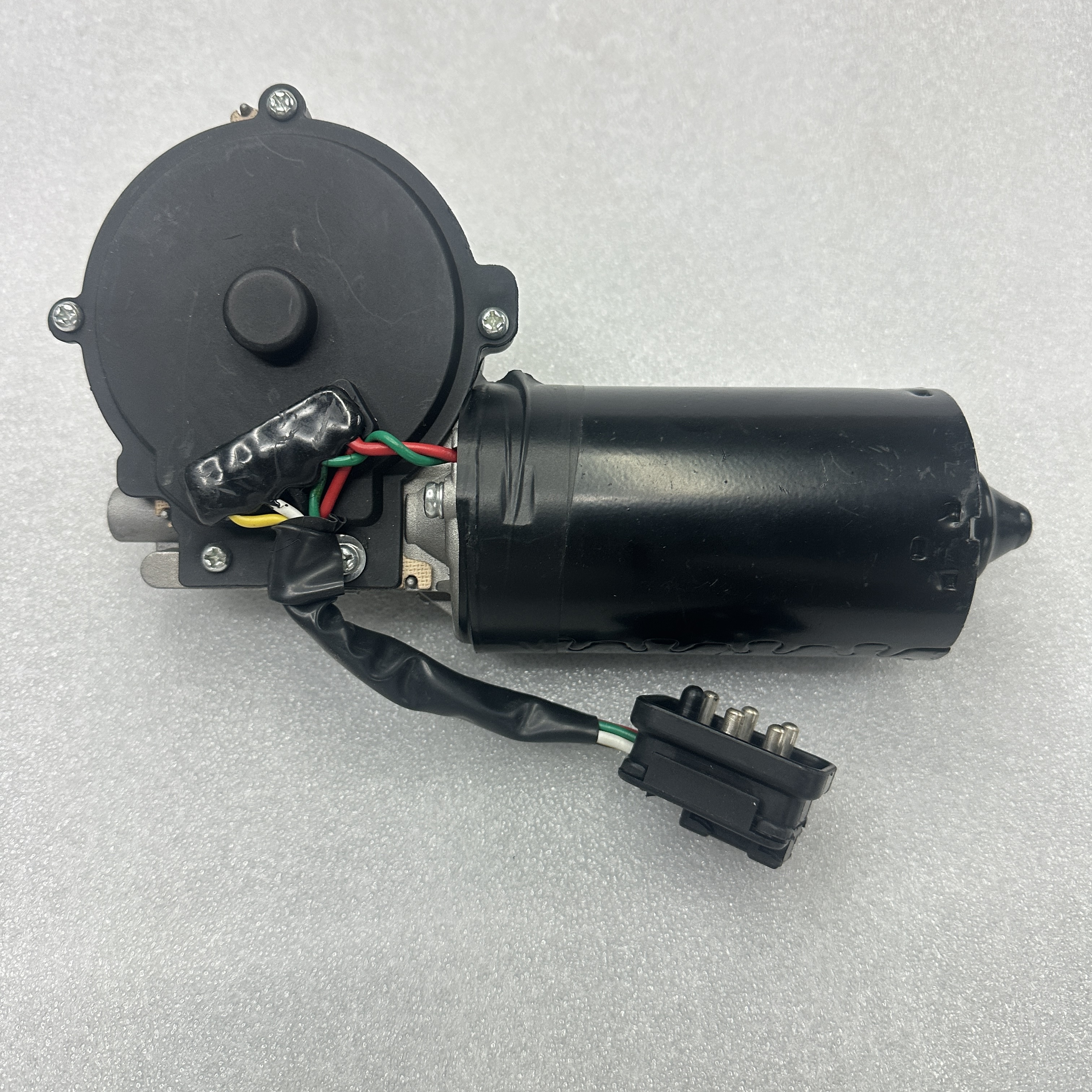 Mercedes-benz accessories are suitable for the front windshield wiper motor of Mercedes-Benz small cars. 1248200708 Specification image