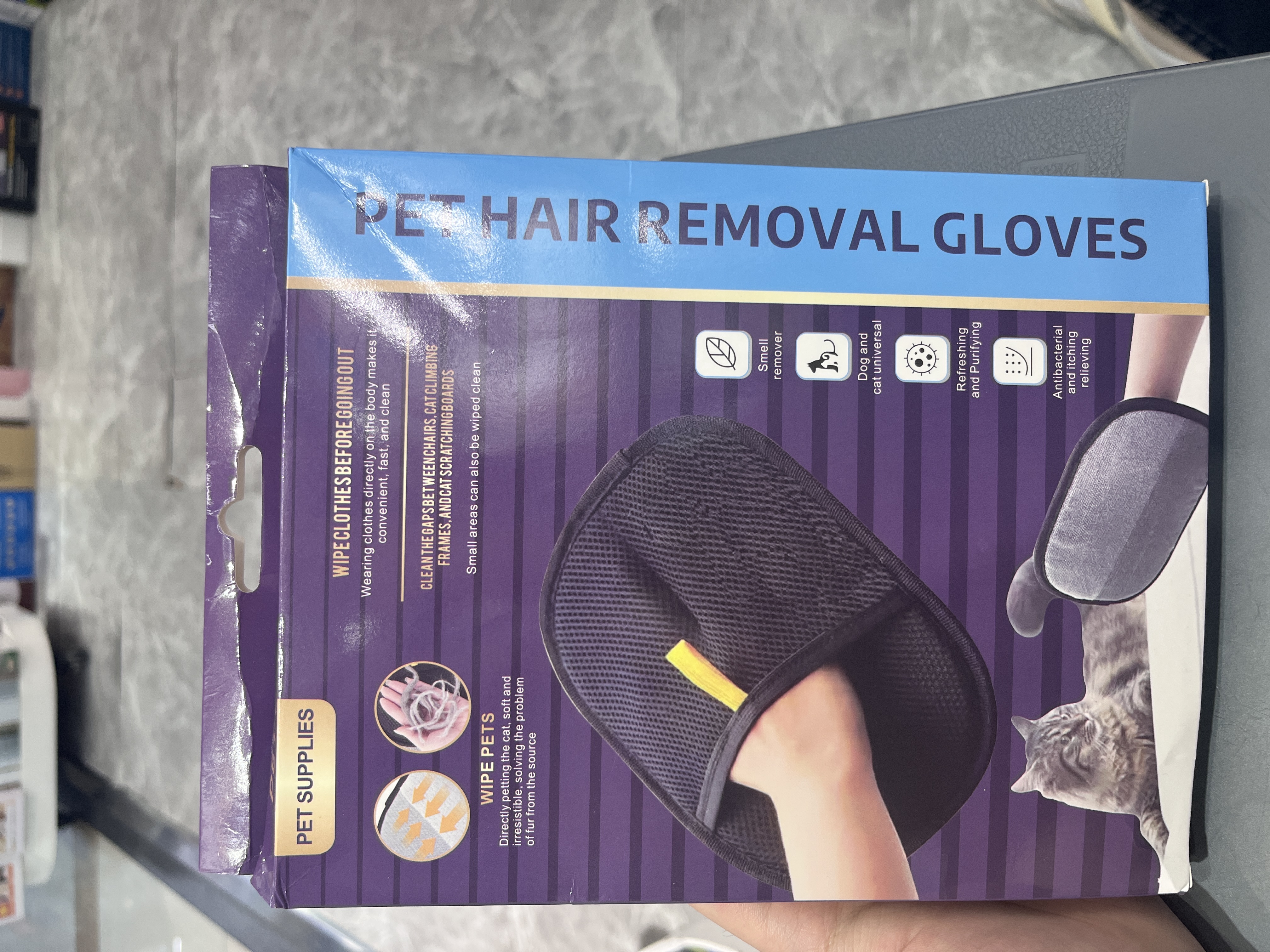 Pet hair remover and bristle remover, pet hair suction