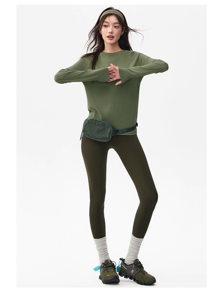 Loose and slimming round-neck yoga wear for women in autumn and winter, versatile and casual long-sleeved Pilates, running and fitness wear detail image 10