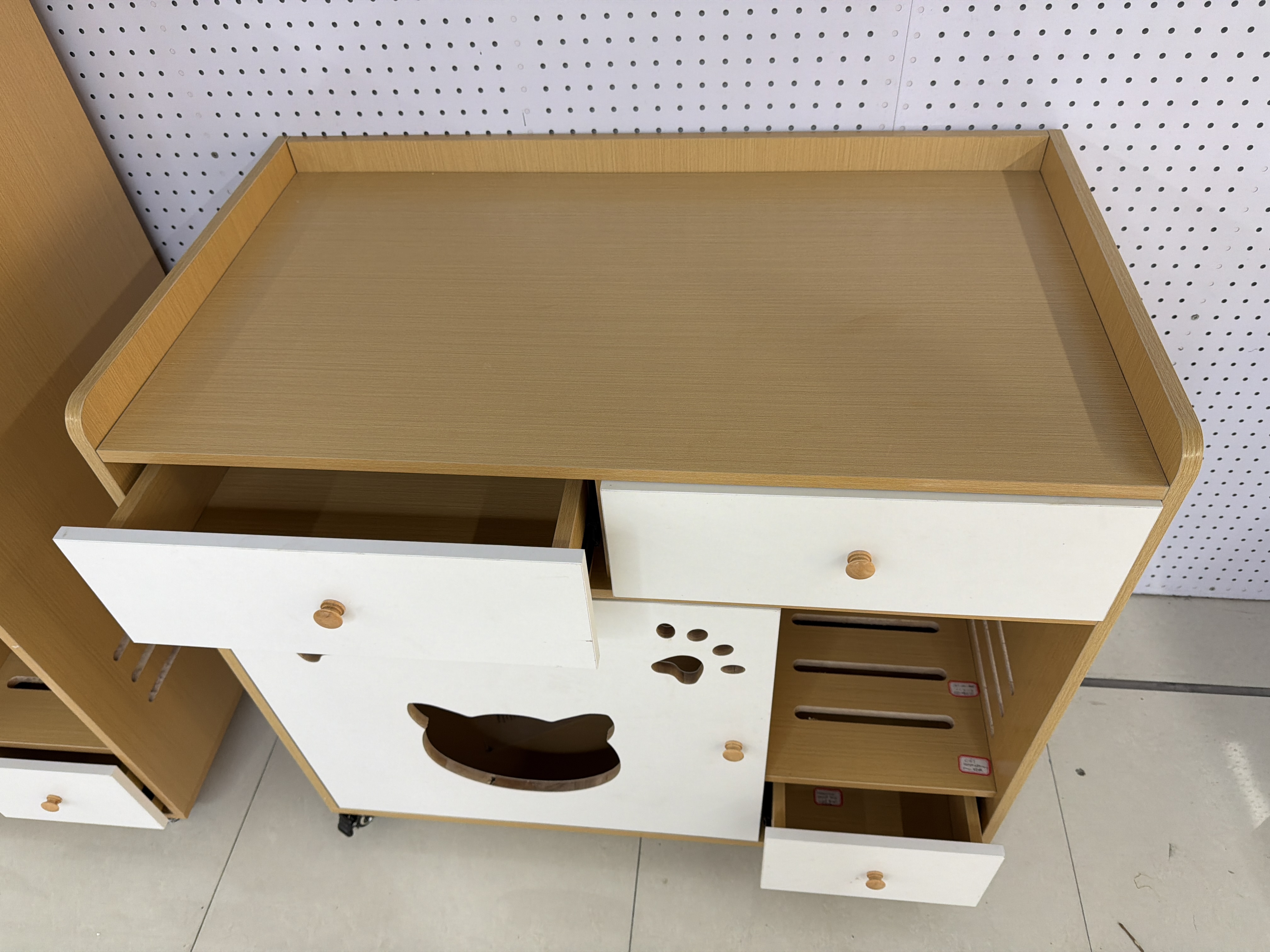 Eco-friendly board cat cages, custom home cat houses, cat pet homes, low cabinets for cat residences Application Scenario