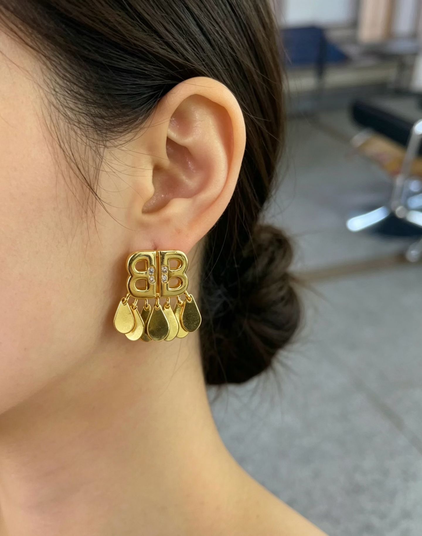 Brass electroplated with 24K real gold, fashionable, trendy, simple and elegant stud earrings, simple yet high-end details Picture