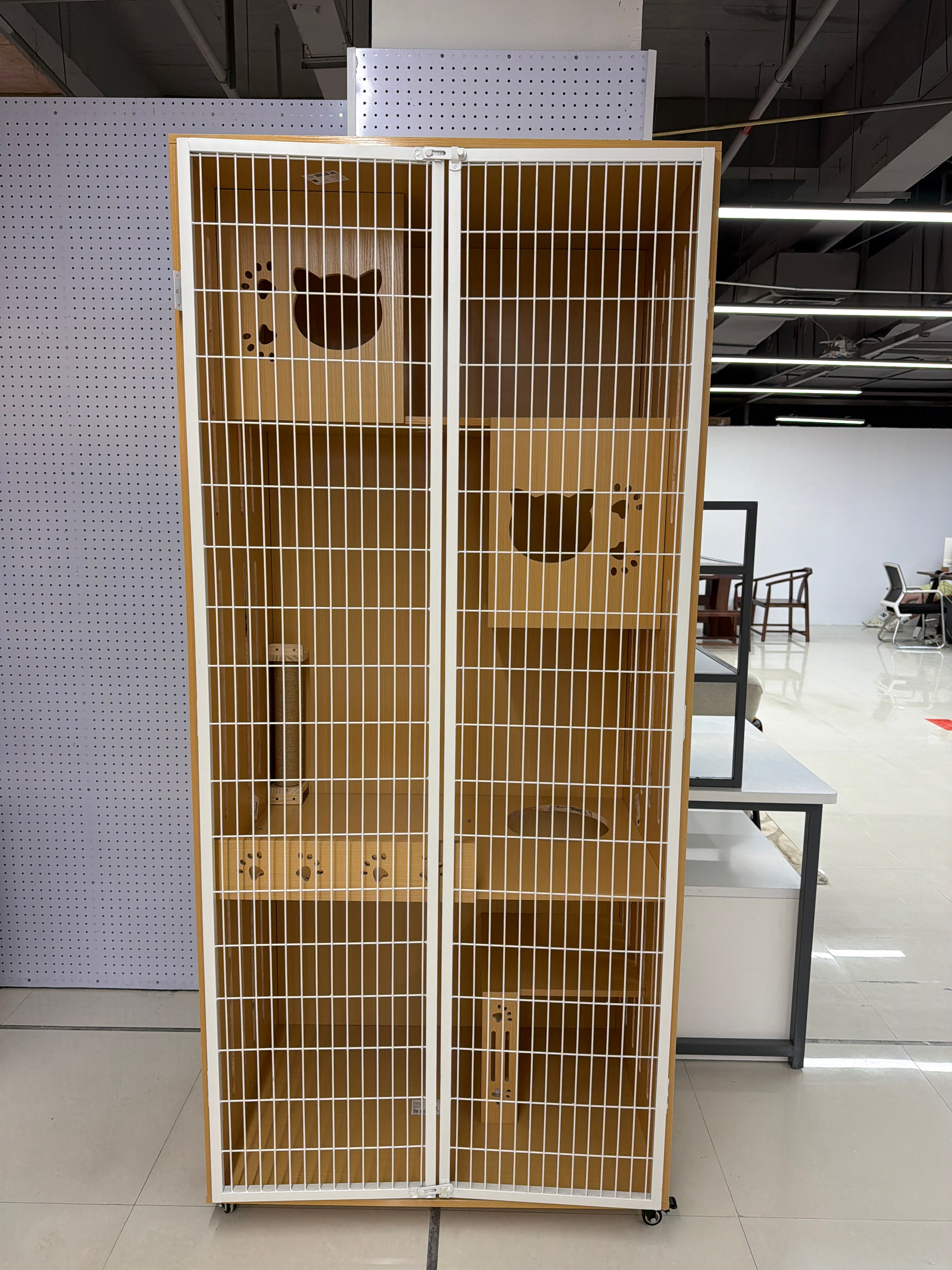High-door cat cages, iron-wood eco-friendly board cat houses, multi-cat metal grid doors with breathable and eco-friendly board sides, multi-layer cat cage houses, custom-made cat cages for the entire house details Picture