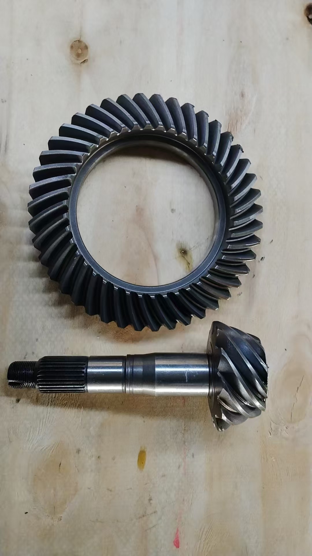 Spiral Bevel Gear Hilux海拉克斯 11:43 FR 前桥 front工程机械配件螺旋锥齿轮 盆角齿产品图