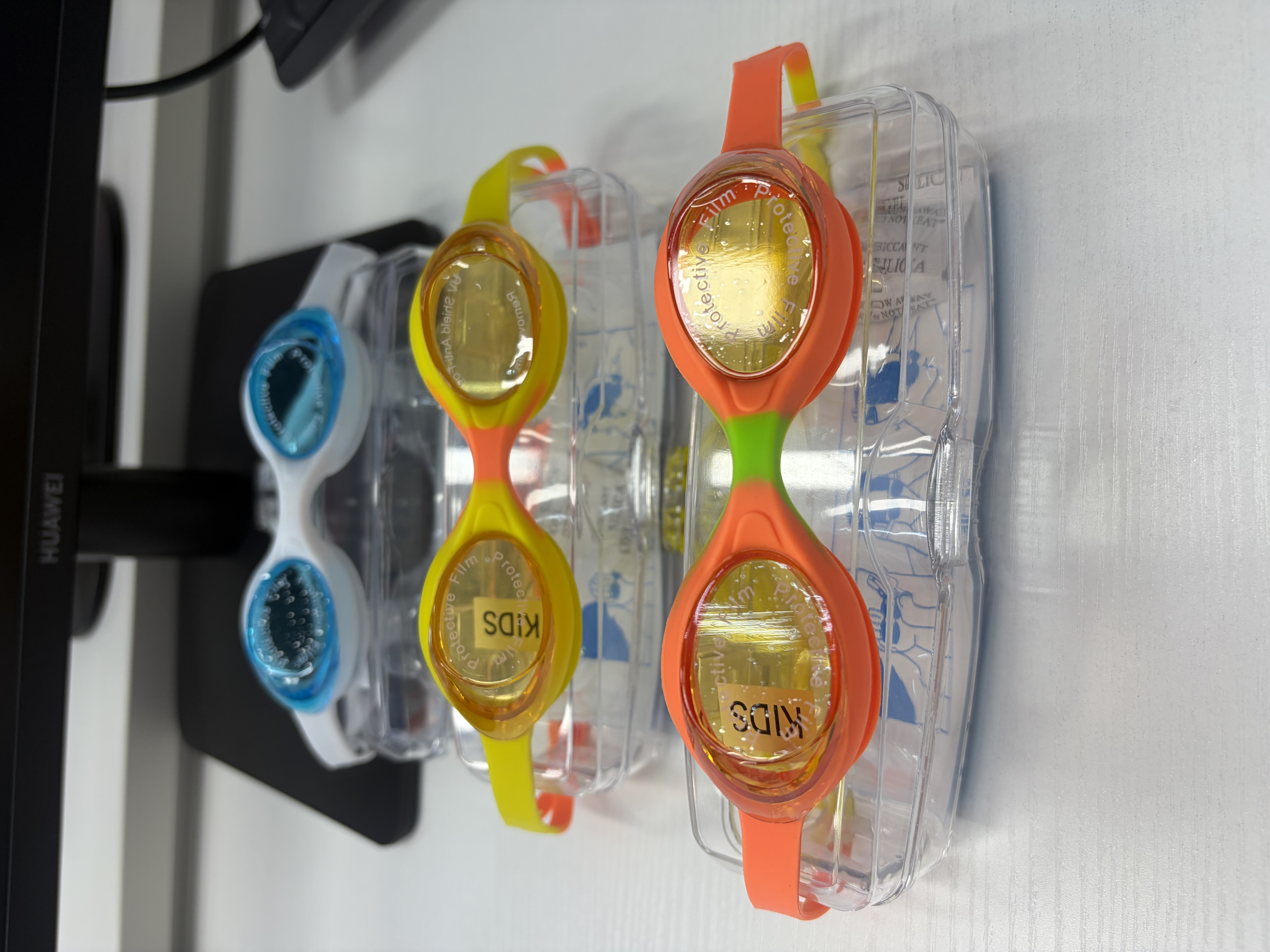 Colorful children's swimming goggles with anti-fog and waterproof silicone, comfortable fit and adjustable headband detail image 1