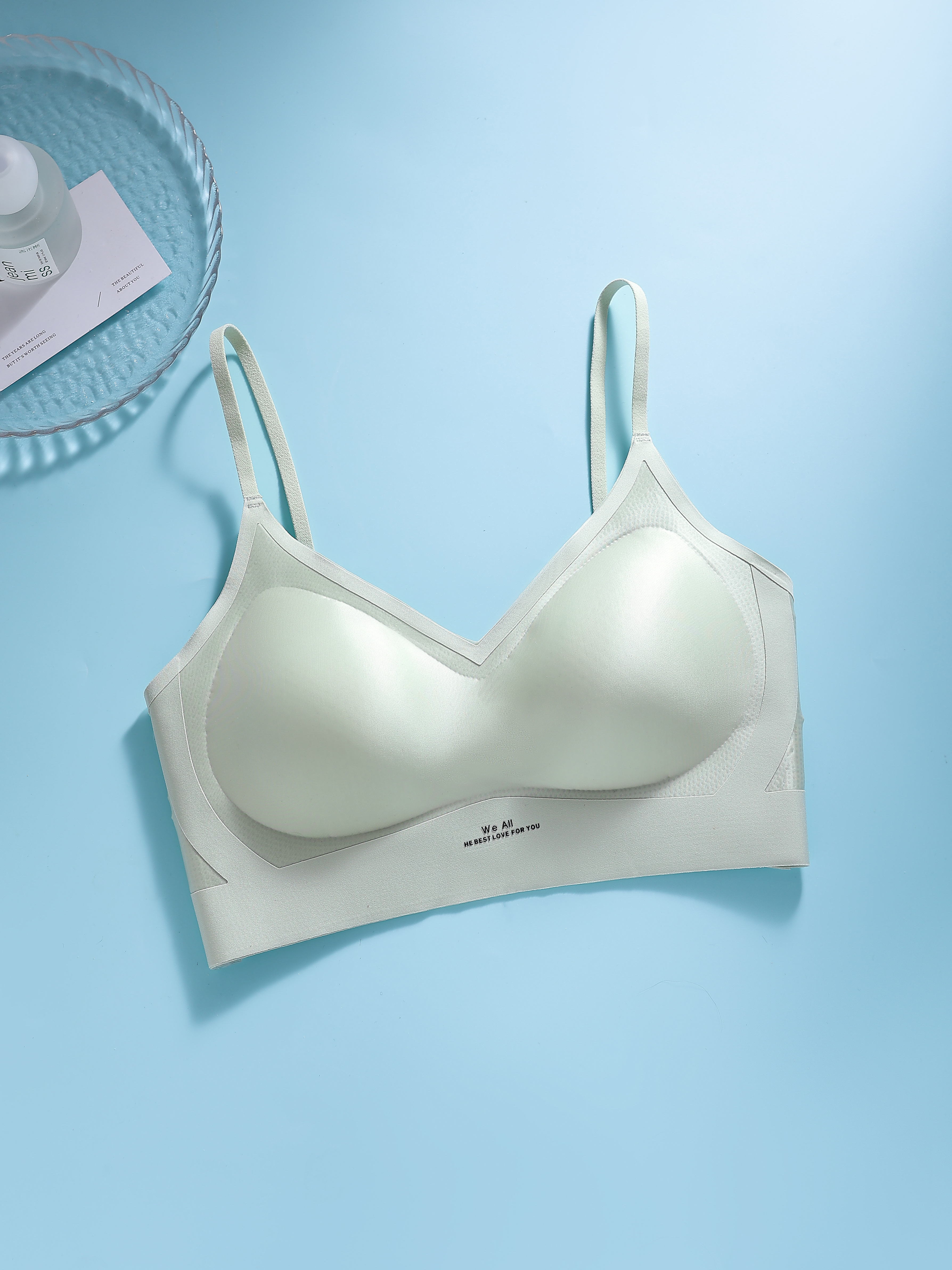 Seamless bra, women's underwear, anti-glare, strapless, no back buckle, fixed cup sports bra Application Scenario