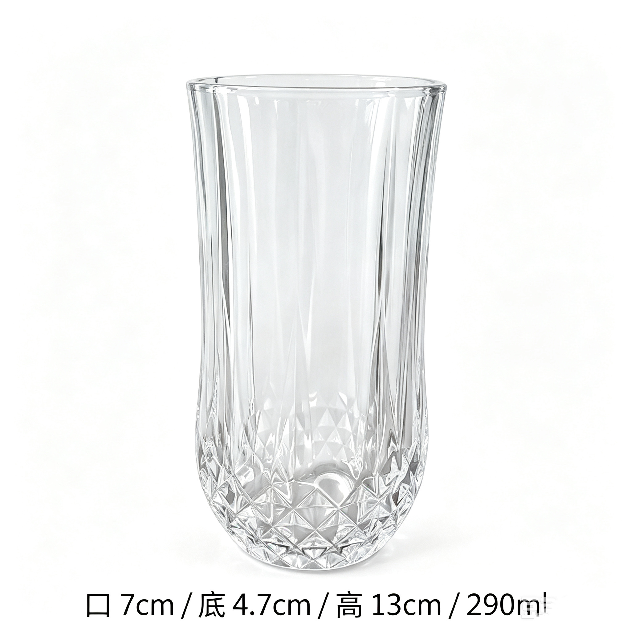 Diamond-shaped glass water cups of different heights