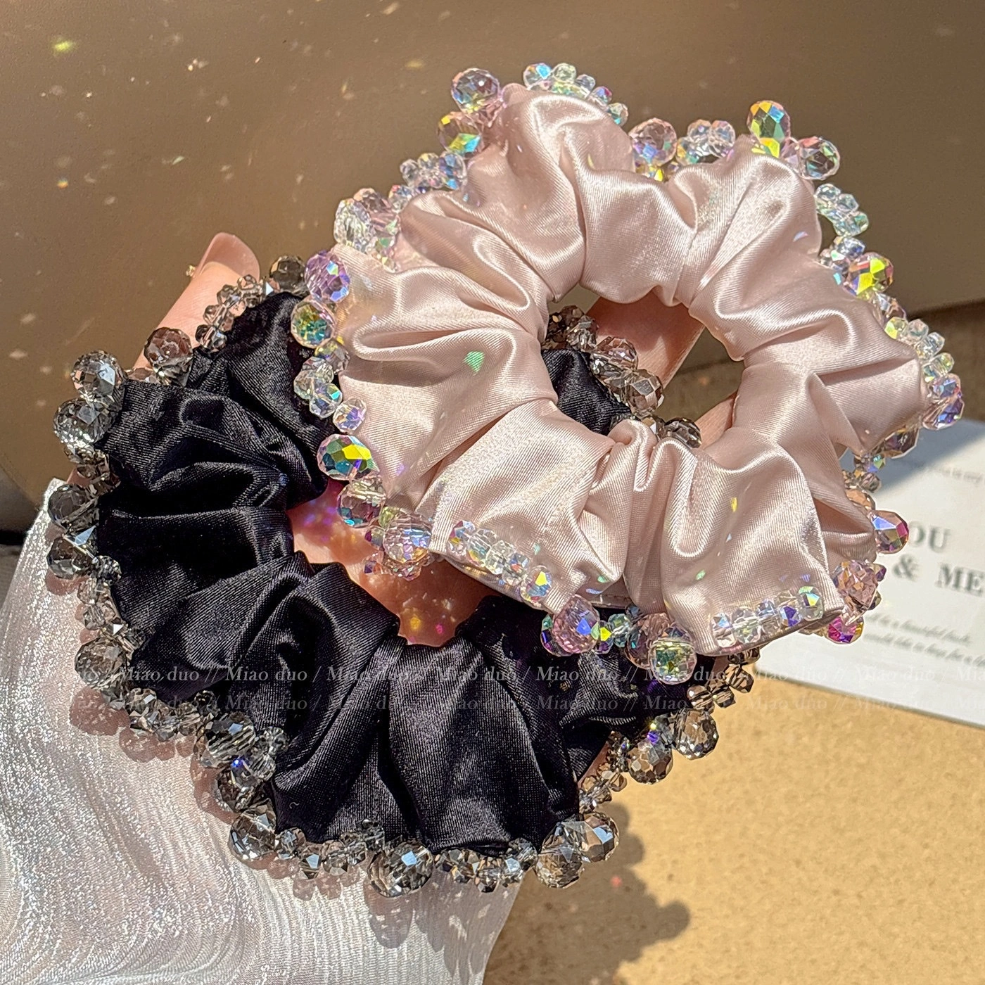 2026 New large intestine hair band, high-end style hair tie, high-end versatile headwear, niche high appearance level, fashionable crystal hair tie detail image 4