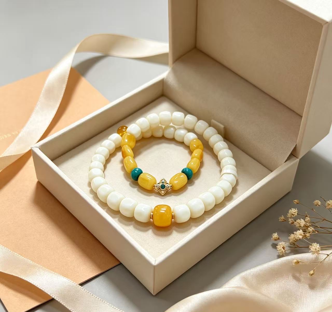 Oriental Warm and Zen-inspired double-ring bracelet: Milk white Bodhi × chicken oil yellow beeswax, a niche Chinese-style all-in-one bracelet