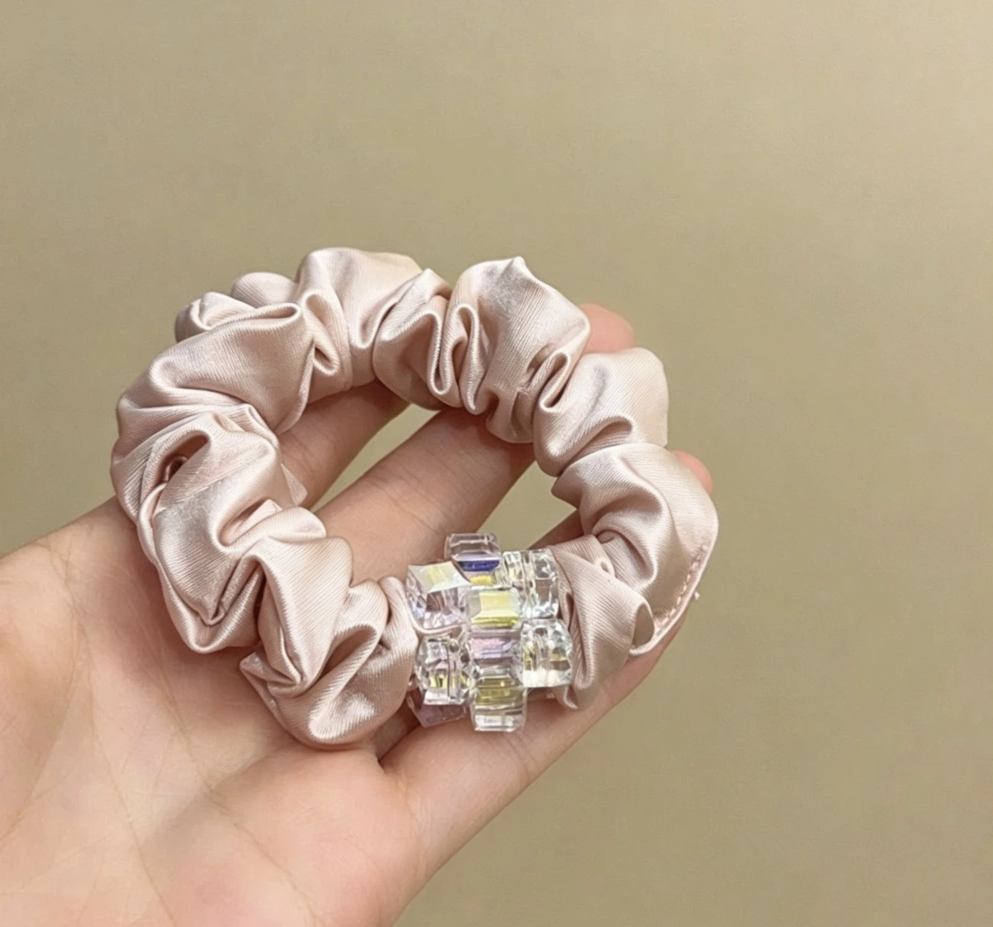 Korean-style satin square water diamond small intestine ring, high-elasticity hair tie band, versatile and won't damage hair, high-end hair accessory detail image 4