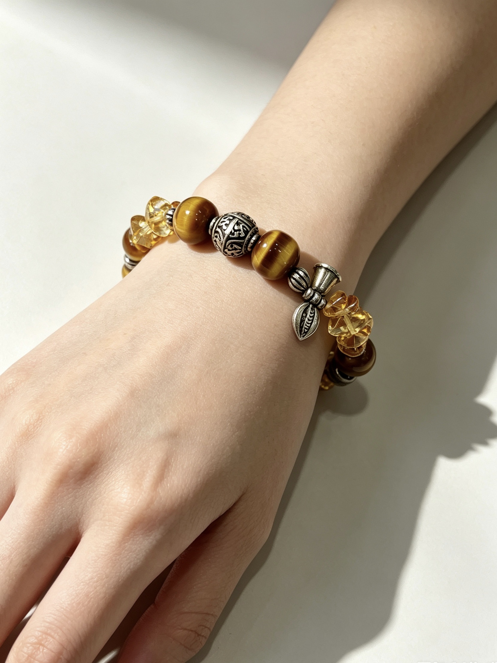 Golden Tiger's Eye yellow crystal vintage aged silver bracelet for attracting wealth and good fortune, new Chinese-style cultural and artistic bracelet for men and women, crystal bracelet, agarwood bracelet detail image 4