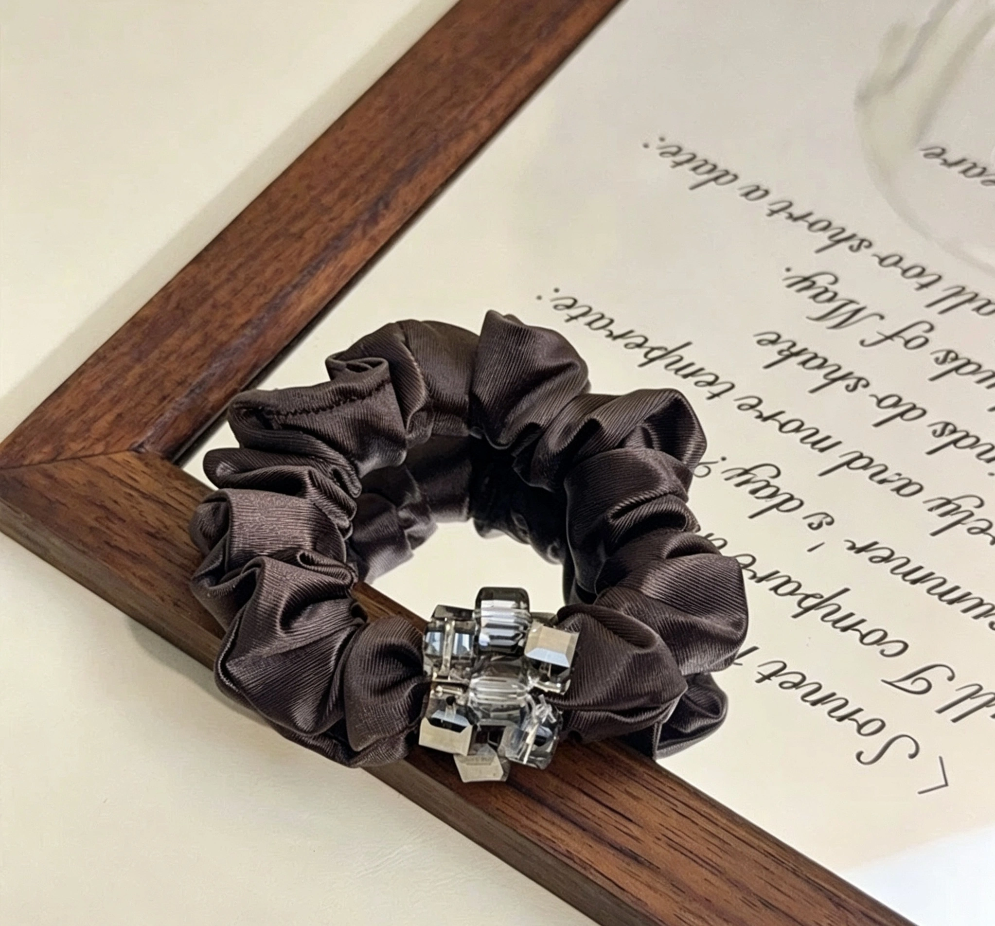 Korean-style satin square water diamond small intestine ring, high-elasticity hair tie band, versatile and won't damage hair, high-end hair accessory detail image 3