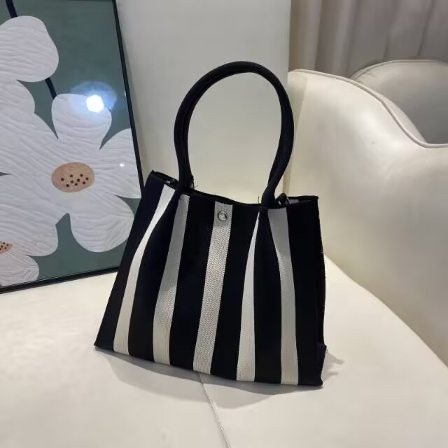 女士时尚皮具箱包女包简约百搭通勤休闲手提