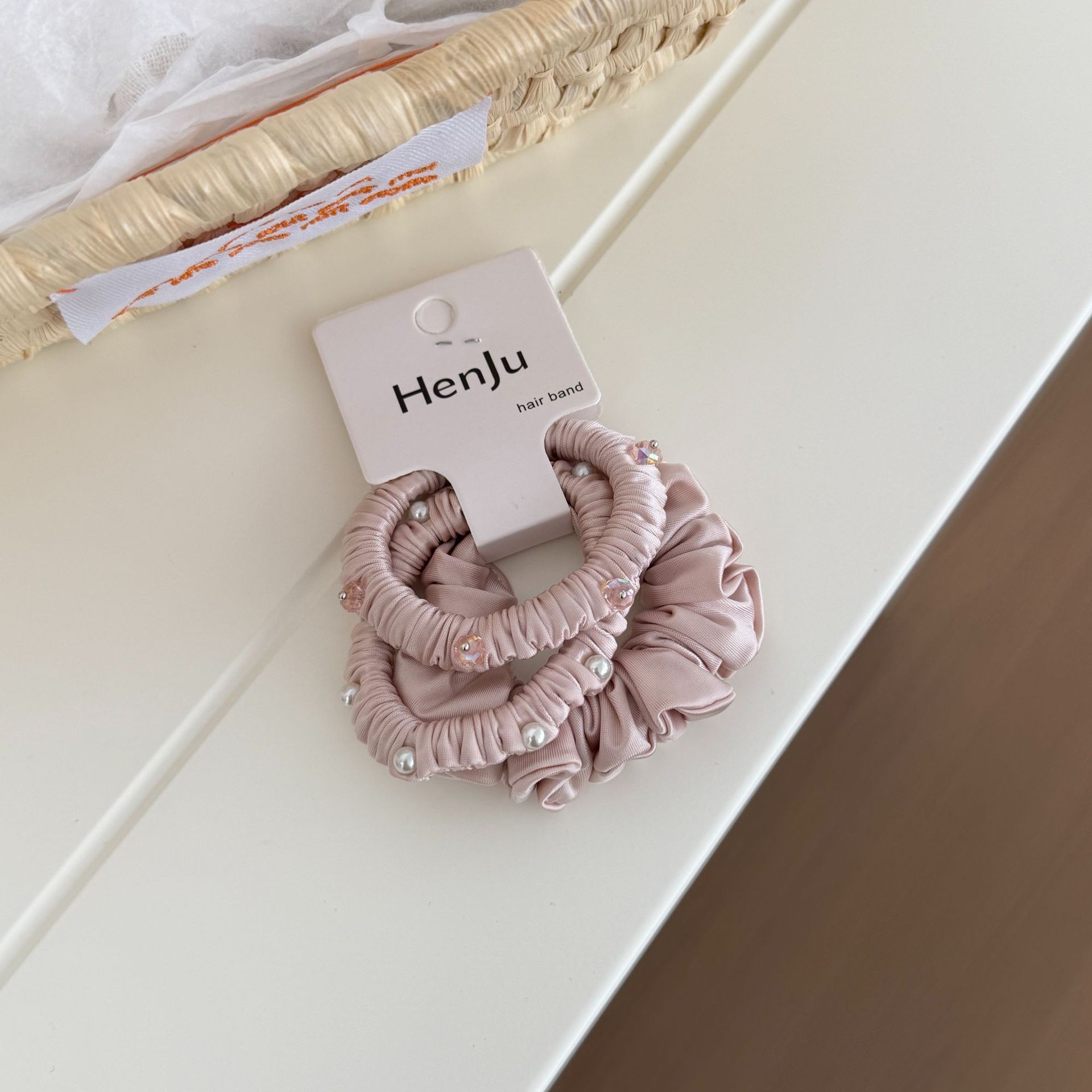 New mask satin crystal heavy industry small hair band, simple and versatile hair tie, high-elasticity ponytail ball hair tie and hair accessory. detail image 7