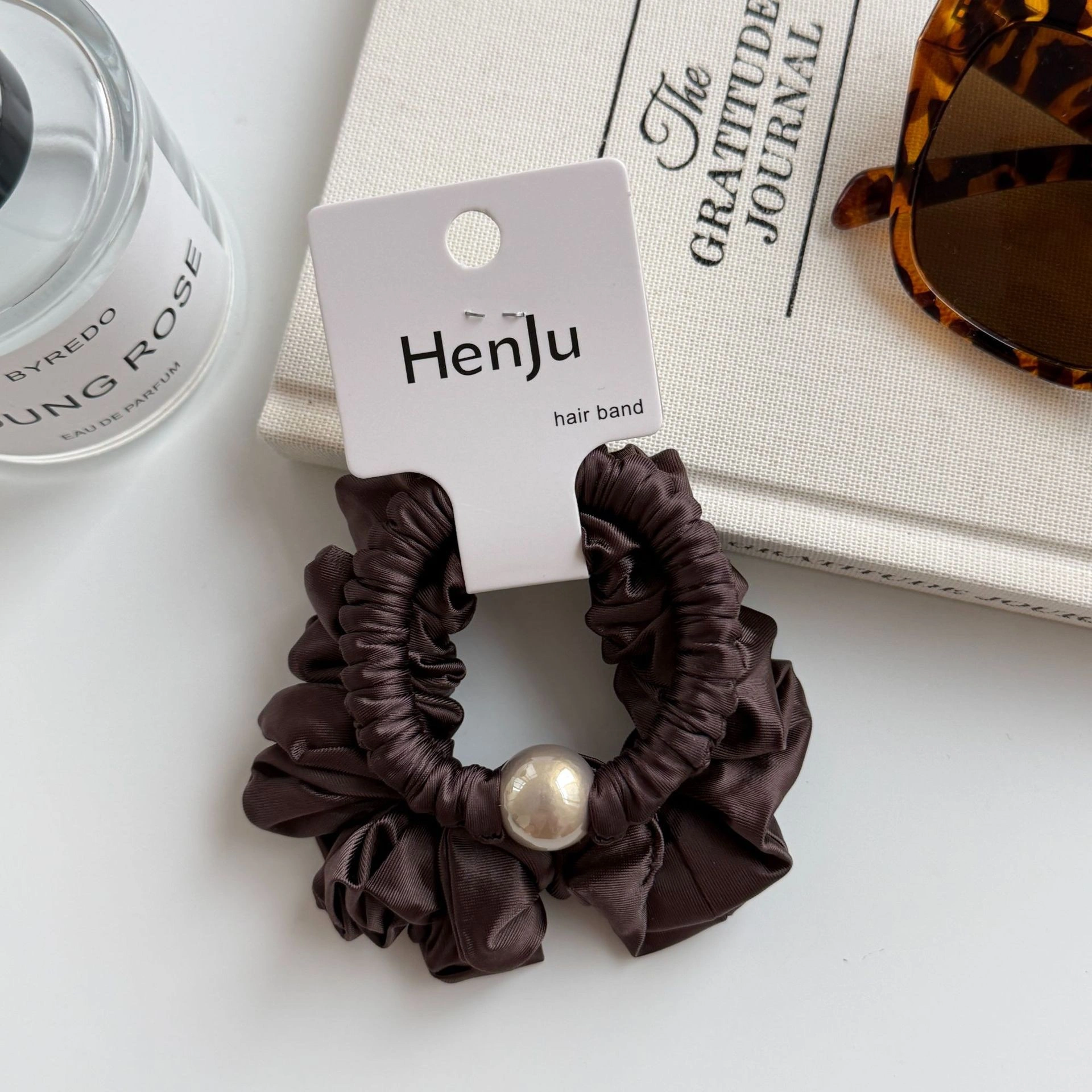 Satin pearl hair band with matte texture, large intestine band that makes you look fairer and slimmer, hair tie with leather band, a girlish hair tie detail image 4