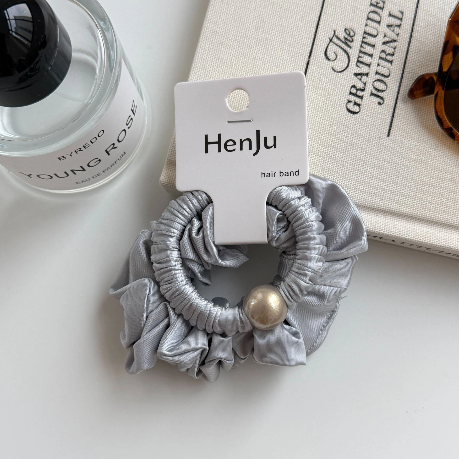 Satin pearl hair band with matte texture, large intestine band that makes you look fairer and slimmer, hair tie with leather band, a girlish hair tie detail image 5