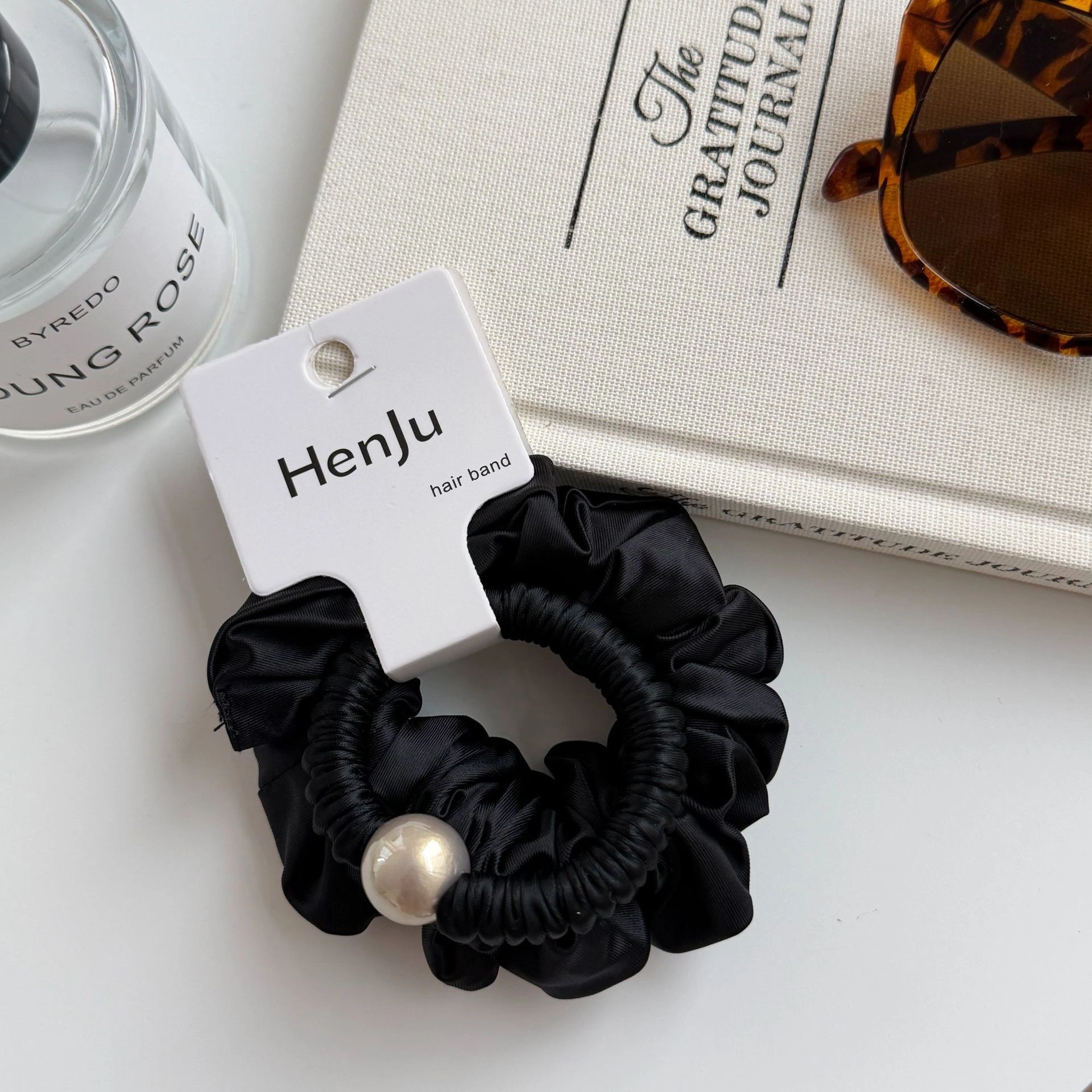Satin pearl hair band with matte texture, large intestine band that makes you look fairer and slimmer, hair tie with leather band, a girlish hair tie detail image 6