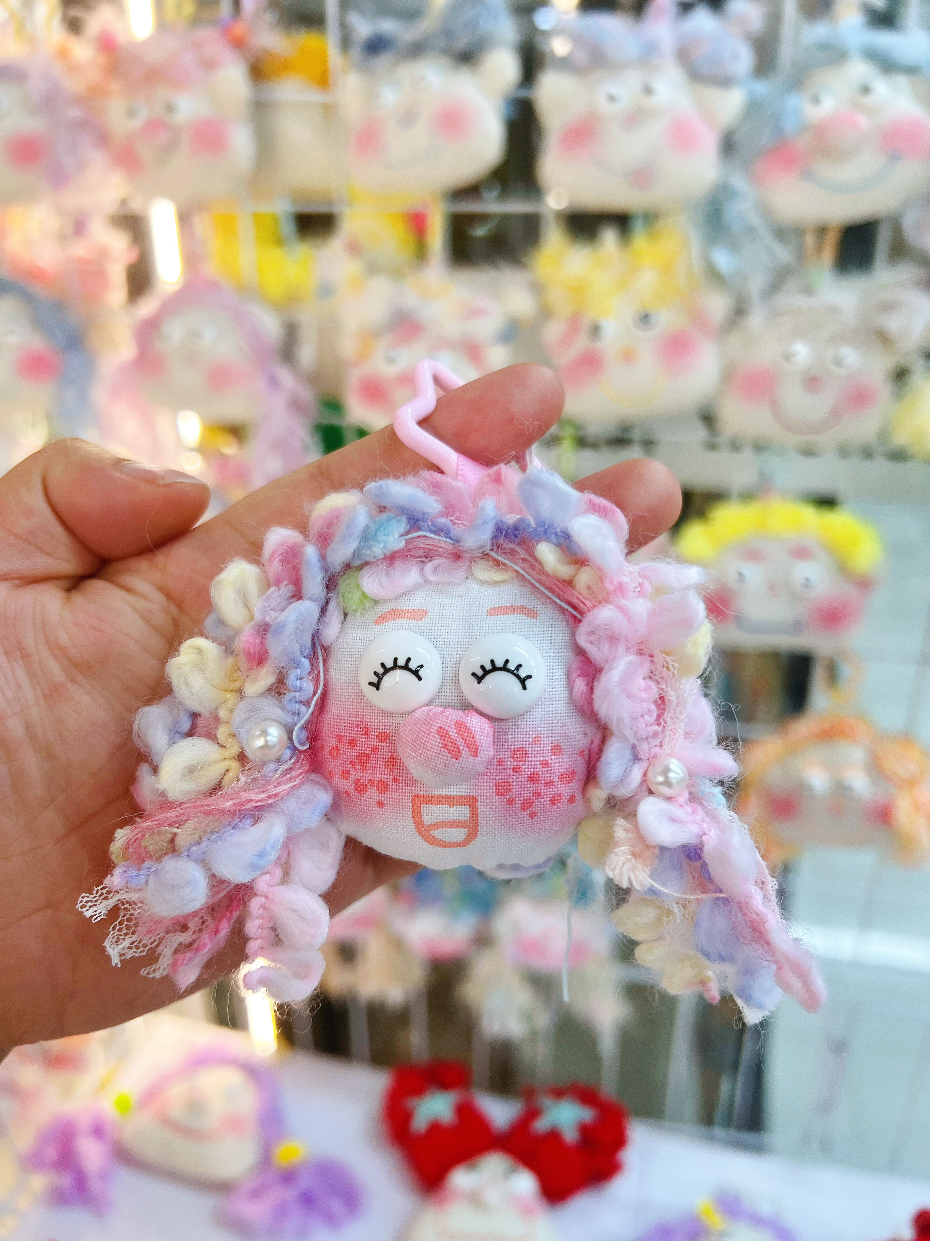 Bu Xiaoyu pink doll bag pendant fried fur trendy toy