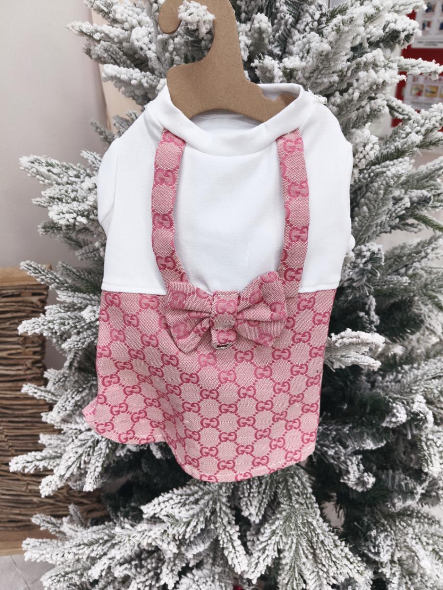 A two-piece set of pet harness dress with a classic floral print and a base T-shirt inside, suitable for towing dogs Specification image