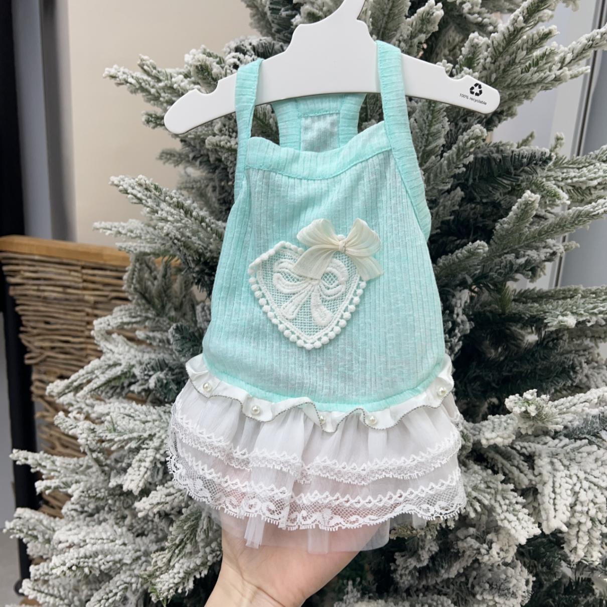 Mint green lace halter dress, small dog Yorkshire, Xishi heart bow breathable vest, pet clothing Specification image