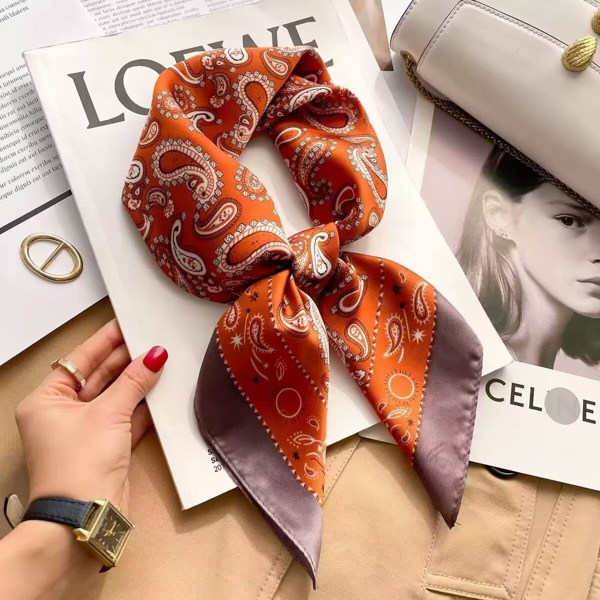 Silk scarves, silk scarf buttons, real silk scarves, custom-made silk scarves details Picture
