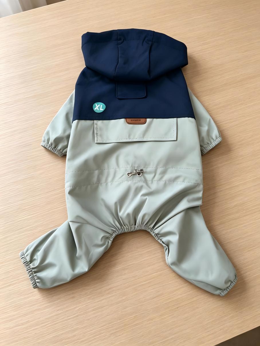 Color-blocking pet all-inclusive outdoor raincoat with built-in drawstring holes, four-legged style, windproof, rainproof and dirt-resistant small pet outdoor jacket Application Scenario