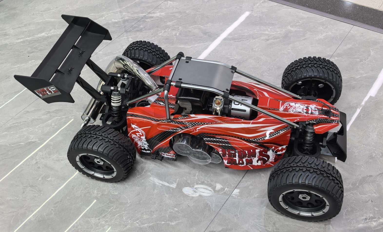 Feishen 1/5 Oil-powered off-road vehicle Four-wheel drive remote control model, Extra-large remote control car, off-road vehicle, high-speed racing car Application Scenario