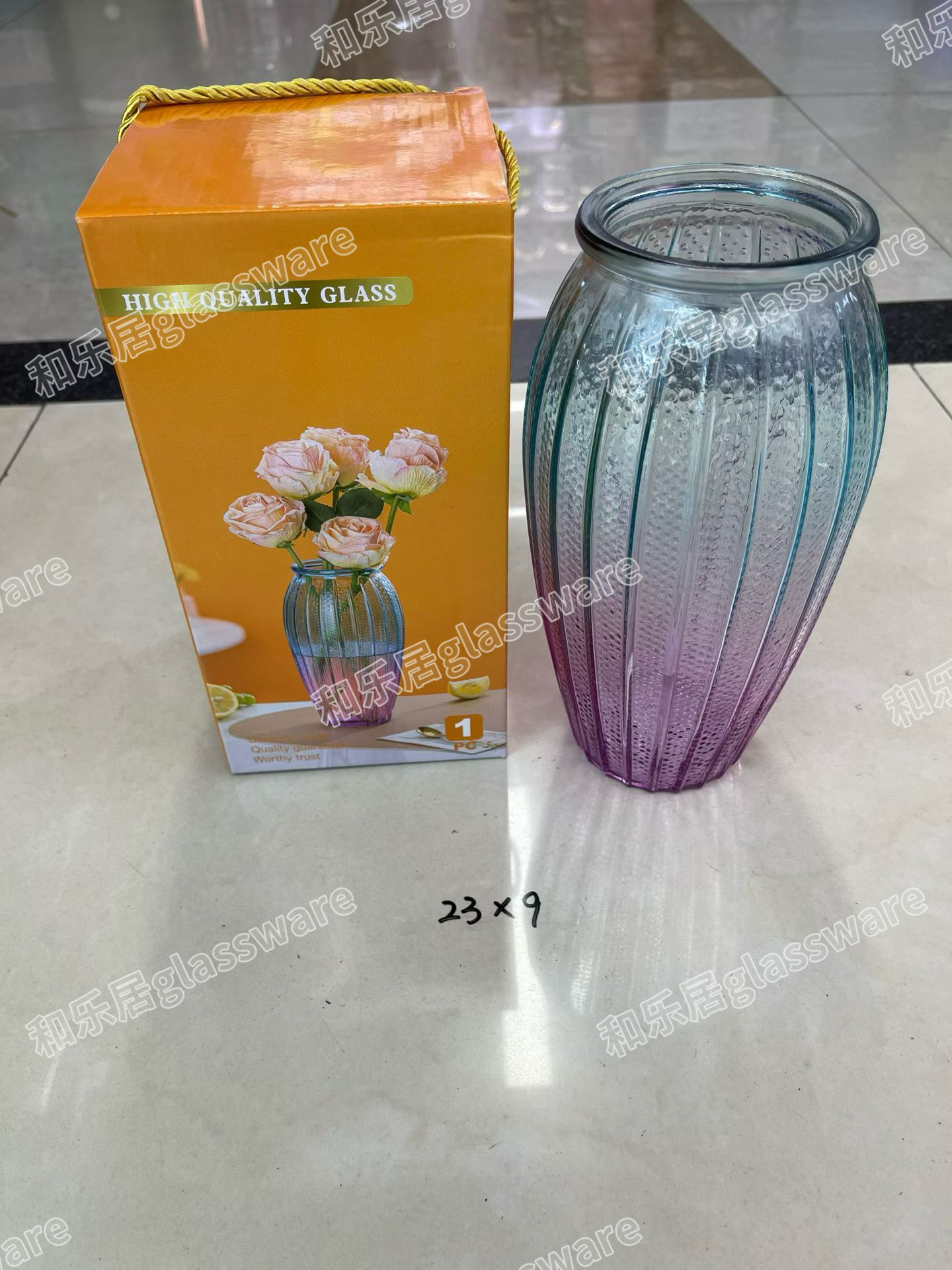 Colored glass vase Application Scenario