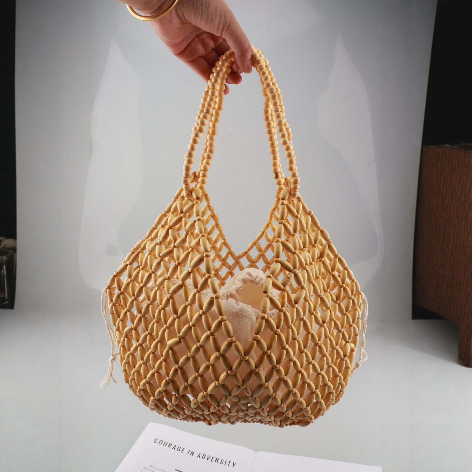 Hand-woven wooden bead handbag, ladies' hollowed-out beaded bag, retro artistic style single-shoulder bag, French bead bag detail image 9