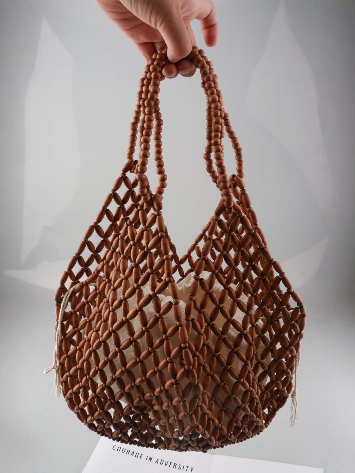 Hand-woven wooden bead handbag, ladies' hollowed-out beaded bag, retro artistic style single-shoulder bag, French bead bag detail image 7