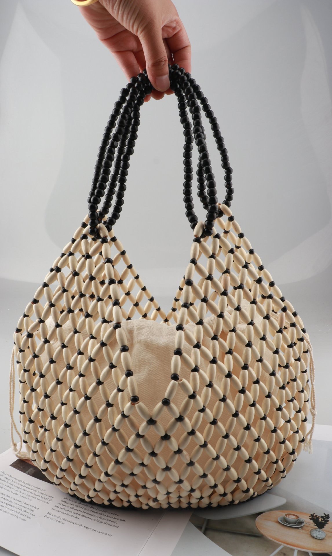 Hand-woven wooden bead handbag, ladies' hollowed-out beaded bag, retro artistic style single-shoulder bag, French bead bag detail image 6