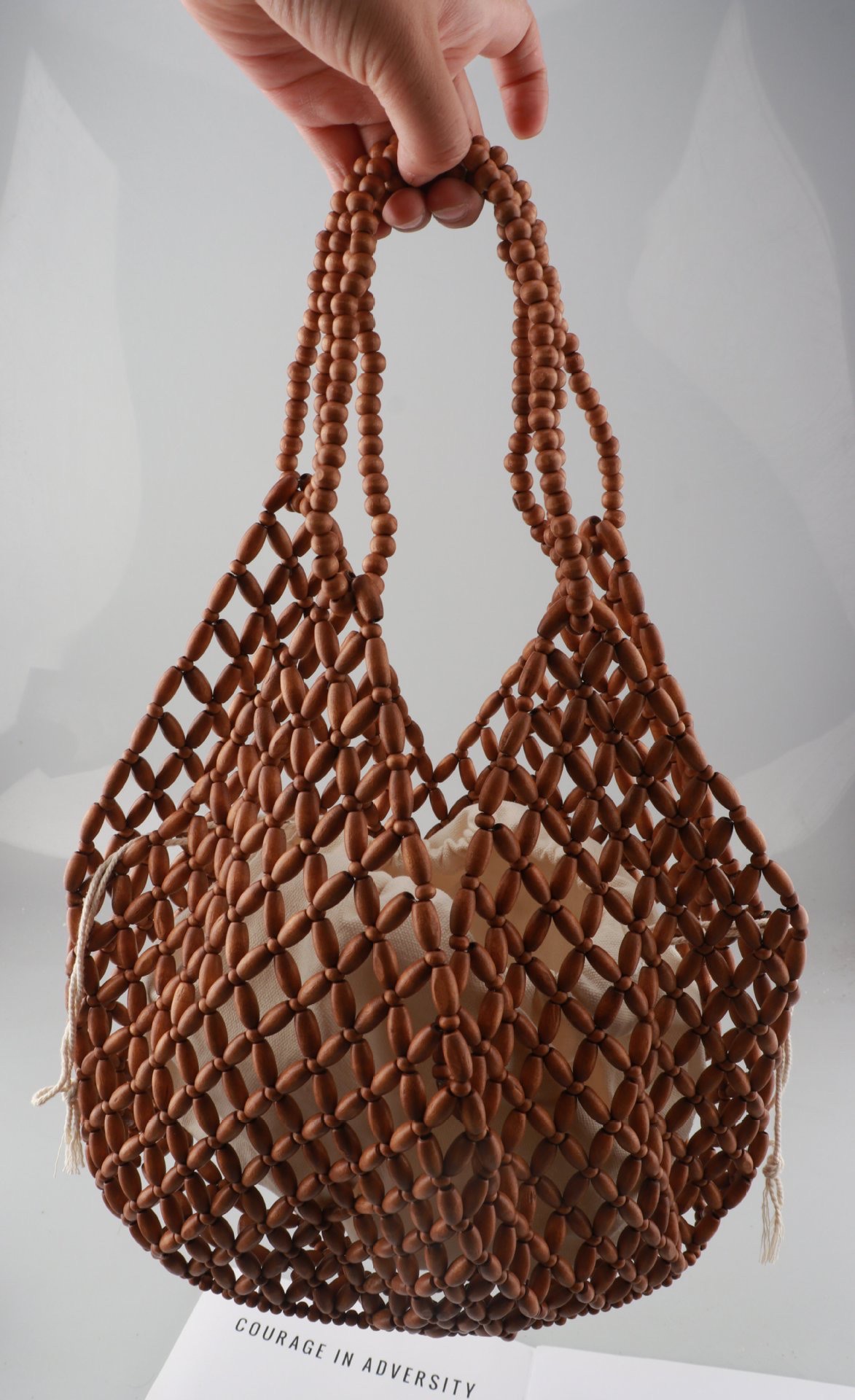 Hand-woven wooden bead handbag, ladies' hollowed-out beaded bag, retro artistic style single-shoulder bag, French bead bag detail image 3