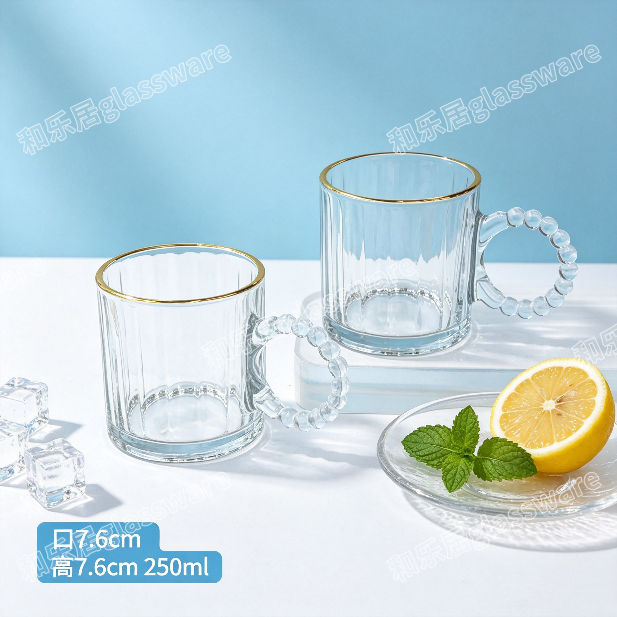 فقاعة تضع كأساً من الذهب منتصب detail image 8