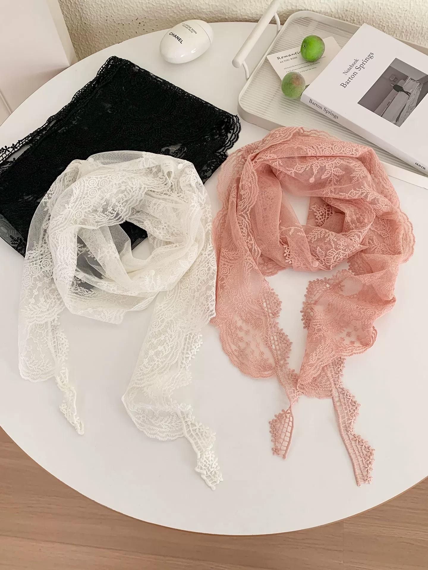 Hot-selling triangular scarves, headscarves and fart curtains