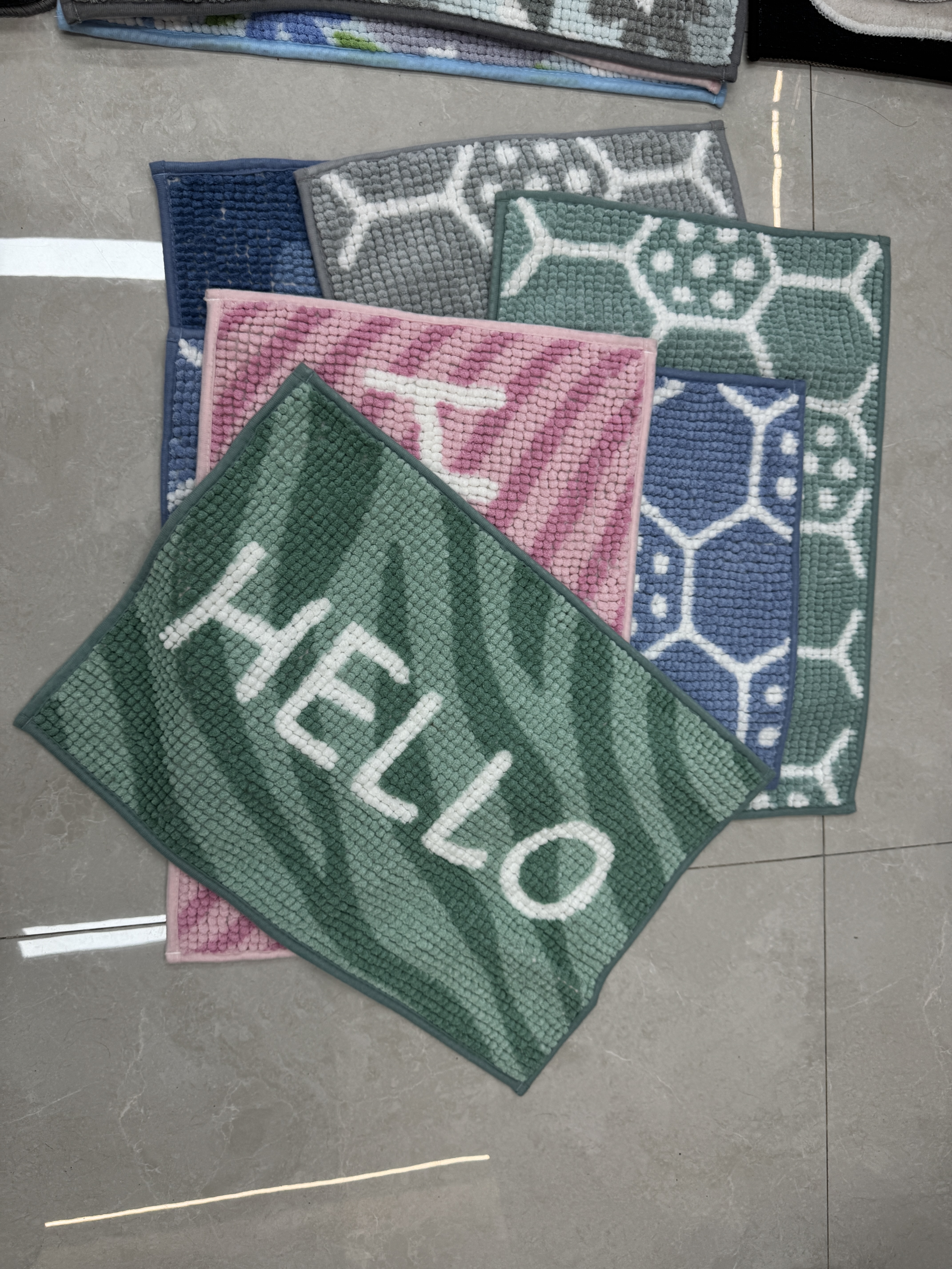 Nueva colección chenille de lana corta letras estampadas futbol tapete alfombra tapete antideslizante alfombra de baño alfombra de puerta alfombra de cocina detail image 2