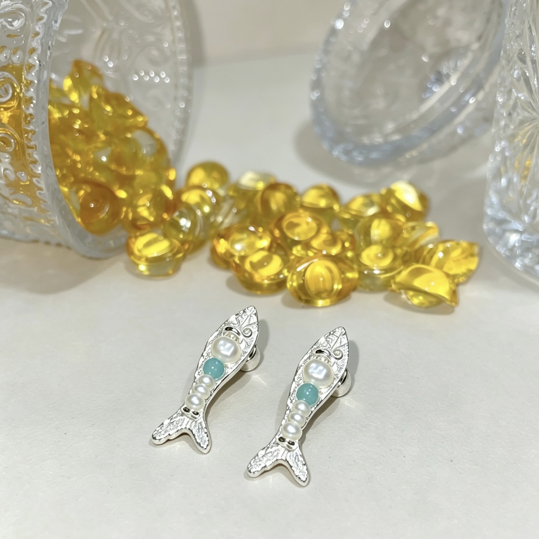 New Chinese-style small fish earrings, silver jewelry with stone inlay, fish tail earrings, fresh and long Chinese style earrings, ladies' versatile earrings in stock Specification image