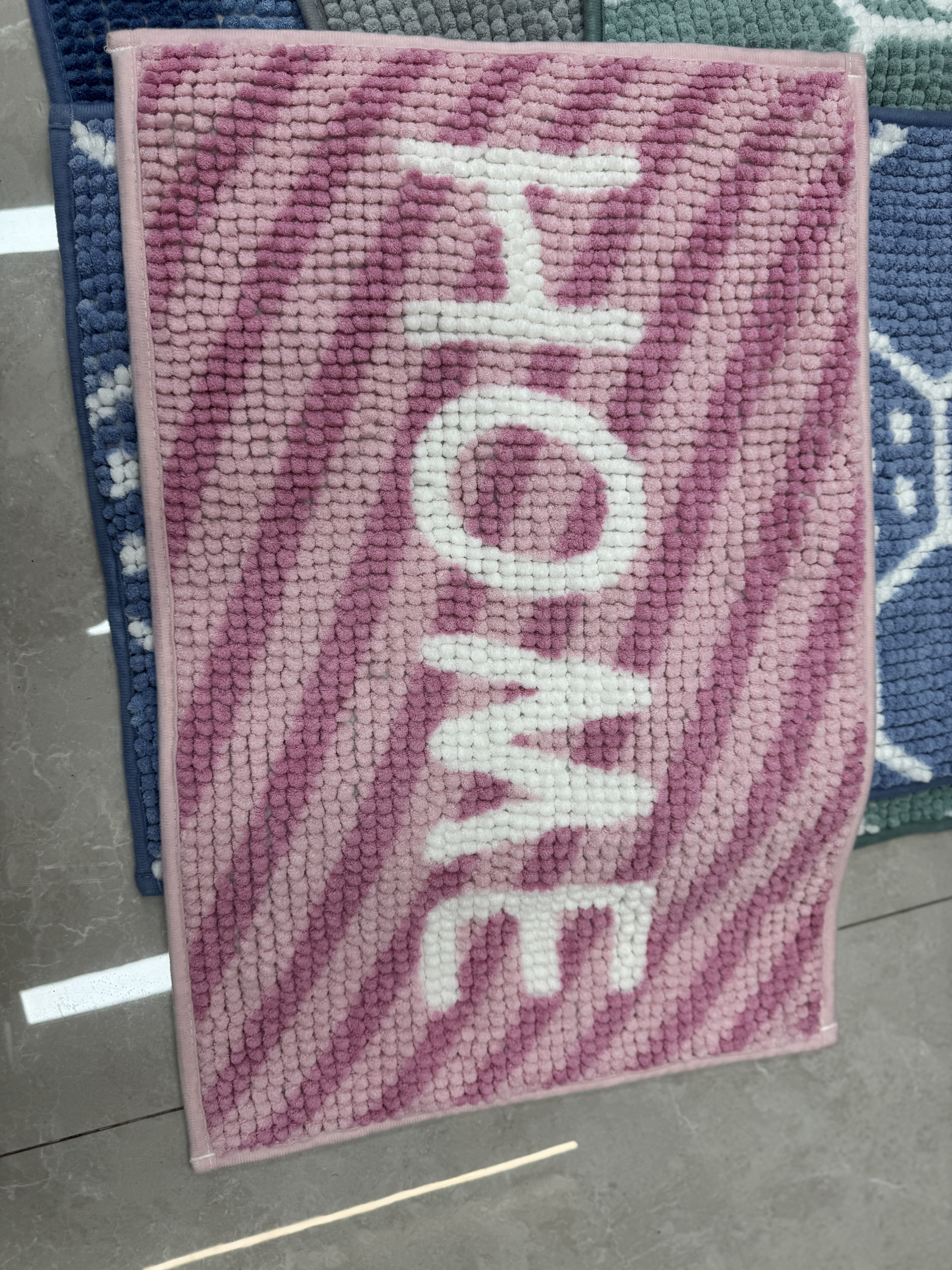 Nueva colección chenille de lana corta letras estampadas futbol tapete alfombra tapete antideslizante alfombra de baño alfombra de puerta alfombra de cocina detail image 3